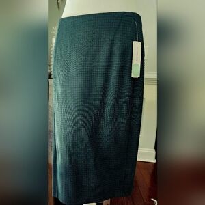 NWT Liverpool LA Dark Green Textured Pencil Skirt-  Size 4